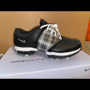 Nike women’s golf shoes. Size 7.